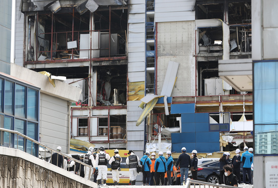 '18명 사상' 화일약품 폭발 사건…전 대표에 징역 2년6개월 구형