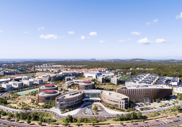 제주도, 영어교육도시 상업시설 영문 간판 설치 지원