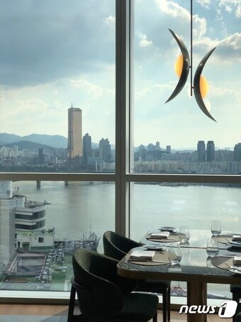 본문 이미지 -  22층 레스토랑 부아쟁ⓒ News1