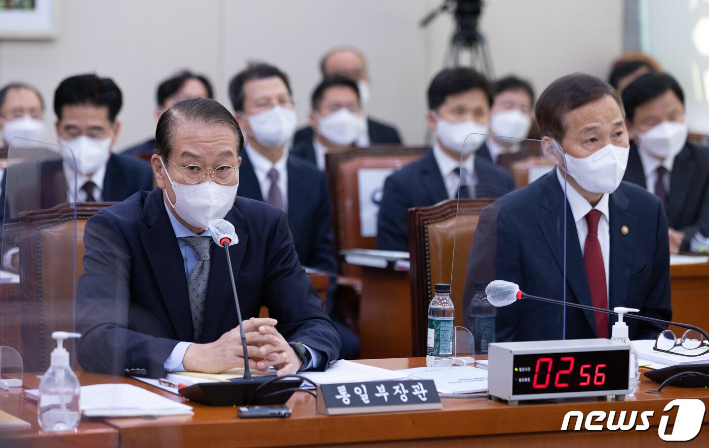 본문 이미지 - 권영세 통일부 장관이 7일 오전 서울 여의도 국회에서 열린 외교통일위원회의 통일부·북한이탈주민지원재단·남북교류지원협회·민주평화통일자문회의사무처에 대한 국정감사에서 의원 질의에 답변하고 있다. 2022.10.7/뉴스1 ⓒ News1 이재명 기자