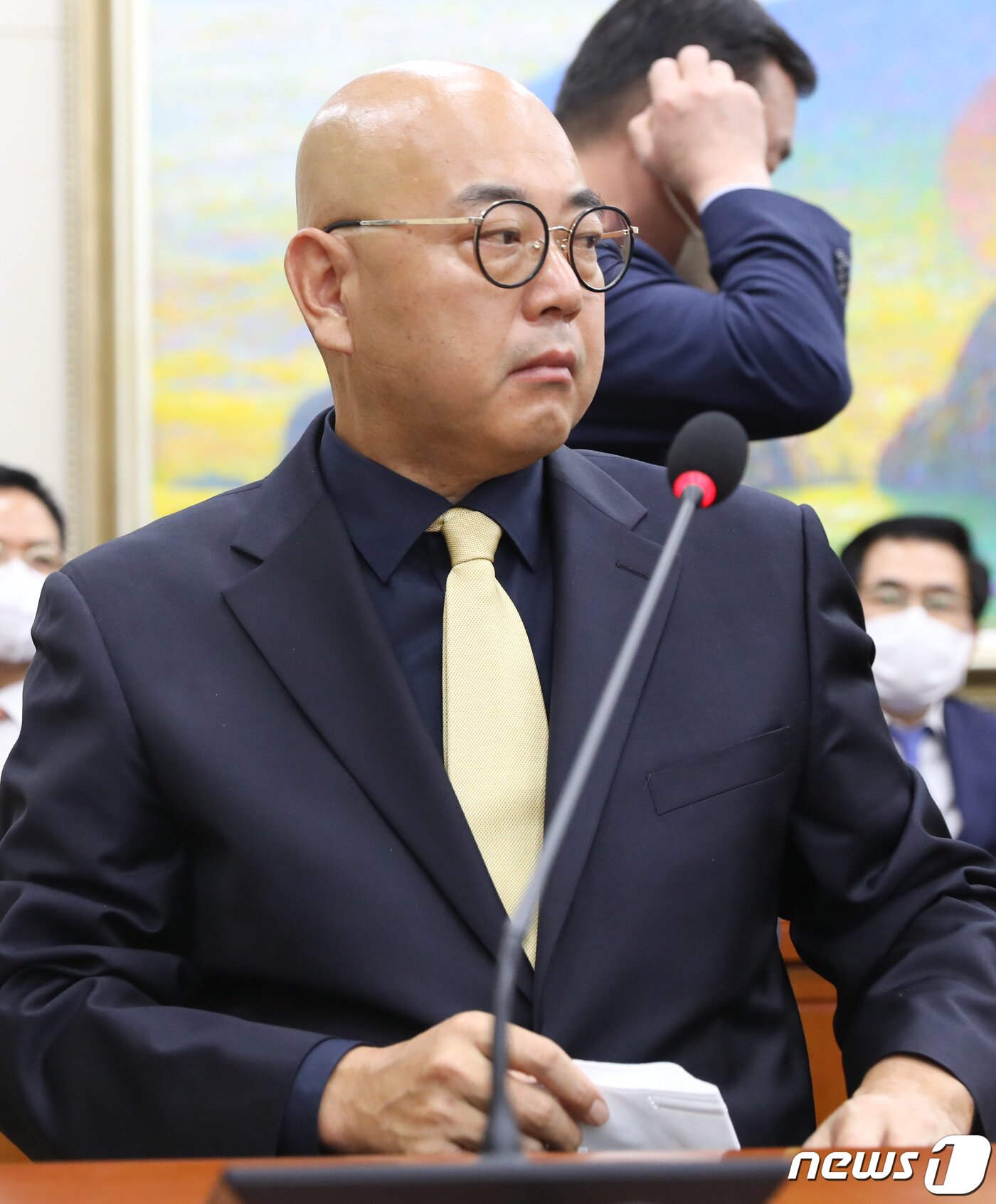 본문 이미지 - 남궁훈 카카오 대표가 7일 서울 여의도 국회에서 열린 정무위원회의 공정거래위원회, 한국소비자원, 한국공정거래조정원에 대한 국정감사에 증인으로 출석해 있다. 2022.10.7/뉴스1 ⓒ News1 허경 기자