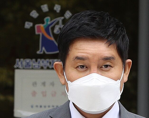 전자팔찌 절단 뒤 도주한 '라임' 김봉현…징역 1년 추가 선고