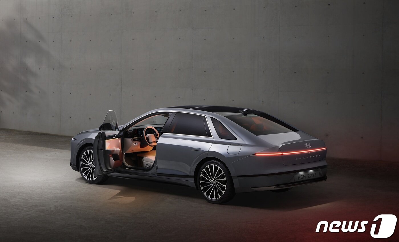 본문 이미지 - 디 올 뉴 그랜저 (현대차 제공)