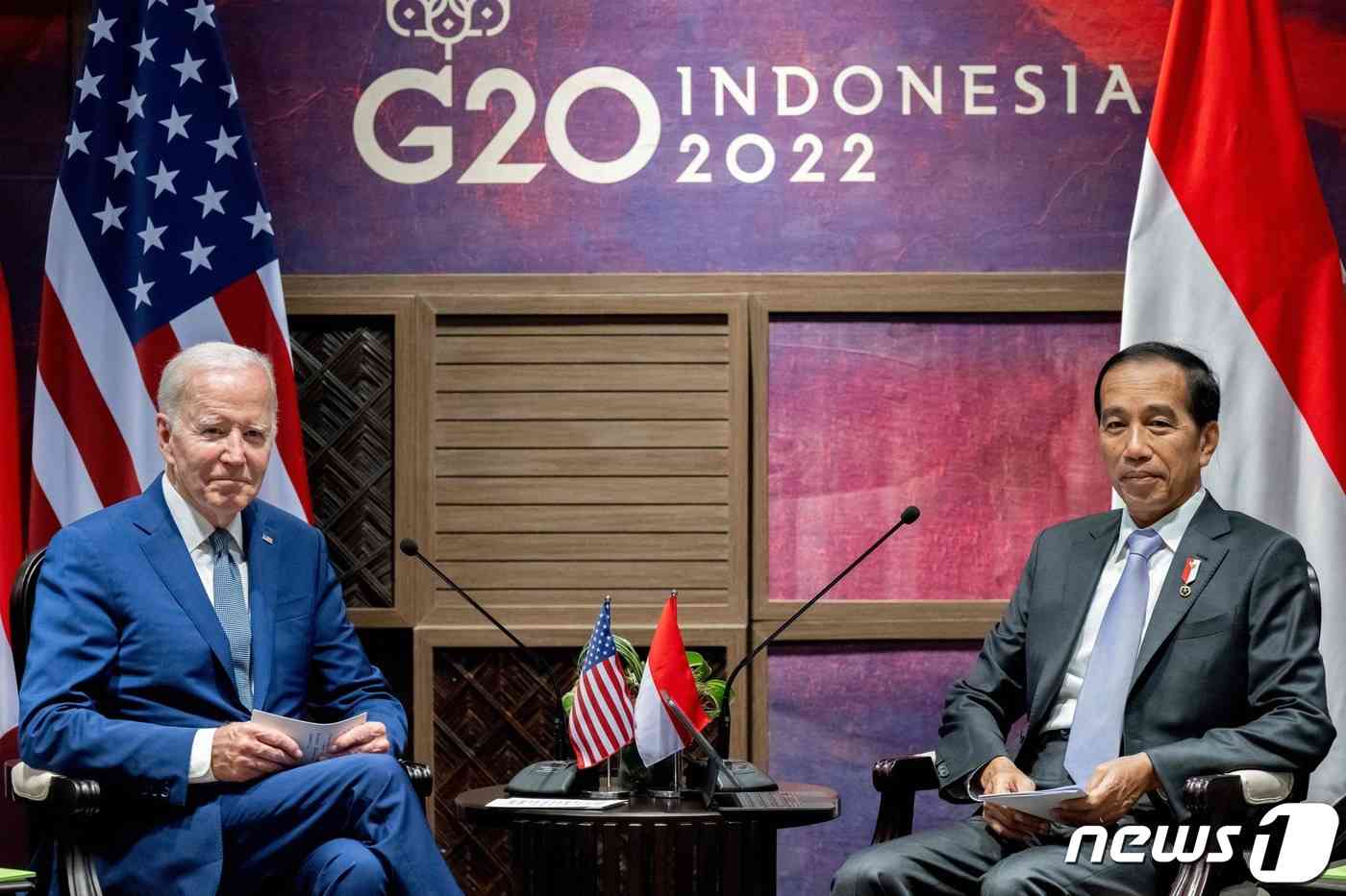 조 바이든(좌측) 미국 대통령과 조코 위도도 인도네시아 대통령이 14일(현지시간) 발리 누사두아 리조트에서 양자 정상회담을 가졌다. 이번 회담은 15일 개최할 주요 20개국(G20) 정상회의 개최 계기 열린 것이다. 2022. 11. 14. © AFP=뉴스1 © News1 최서윤 기자