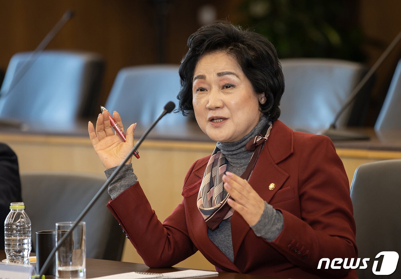 본문 이미지 -  삼성전자 R&D 센터를 방문한 조명희 국민의힘 미래산업일자리특별위원회 위원장. (국민의힘 제공) 2022.11.16/뉴스1