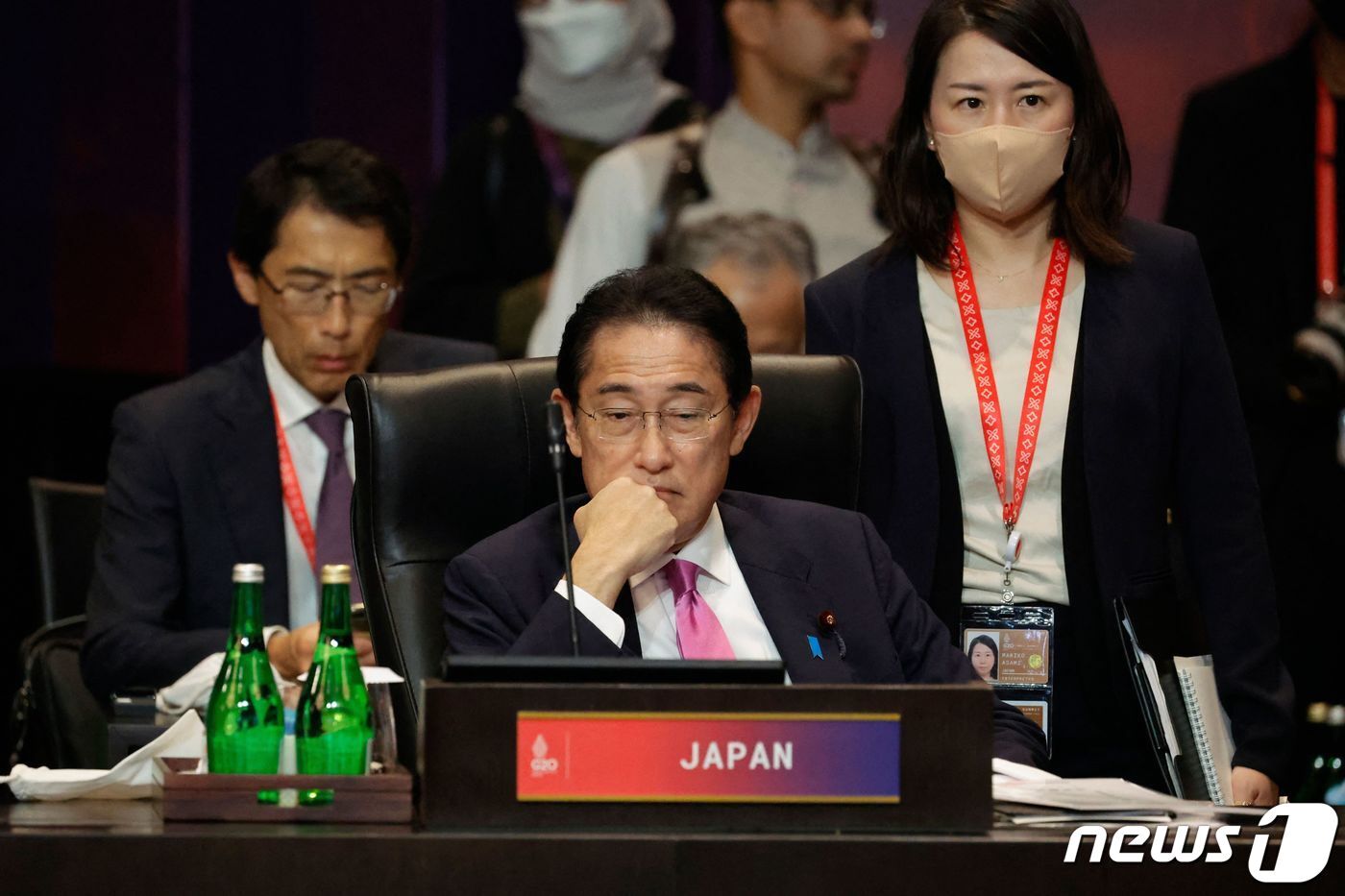 본문 이미지 - 기시다 후미오 일본 총리가 16일(현지시간) 인도네시아 발리 누사두아에서 열린 G20 정상회의에 참석을 하고 있다. ⓒ AFP=뉴스1 ⓒ News1 우동명 기자