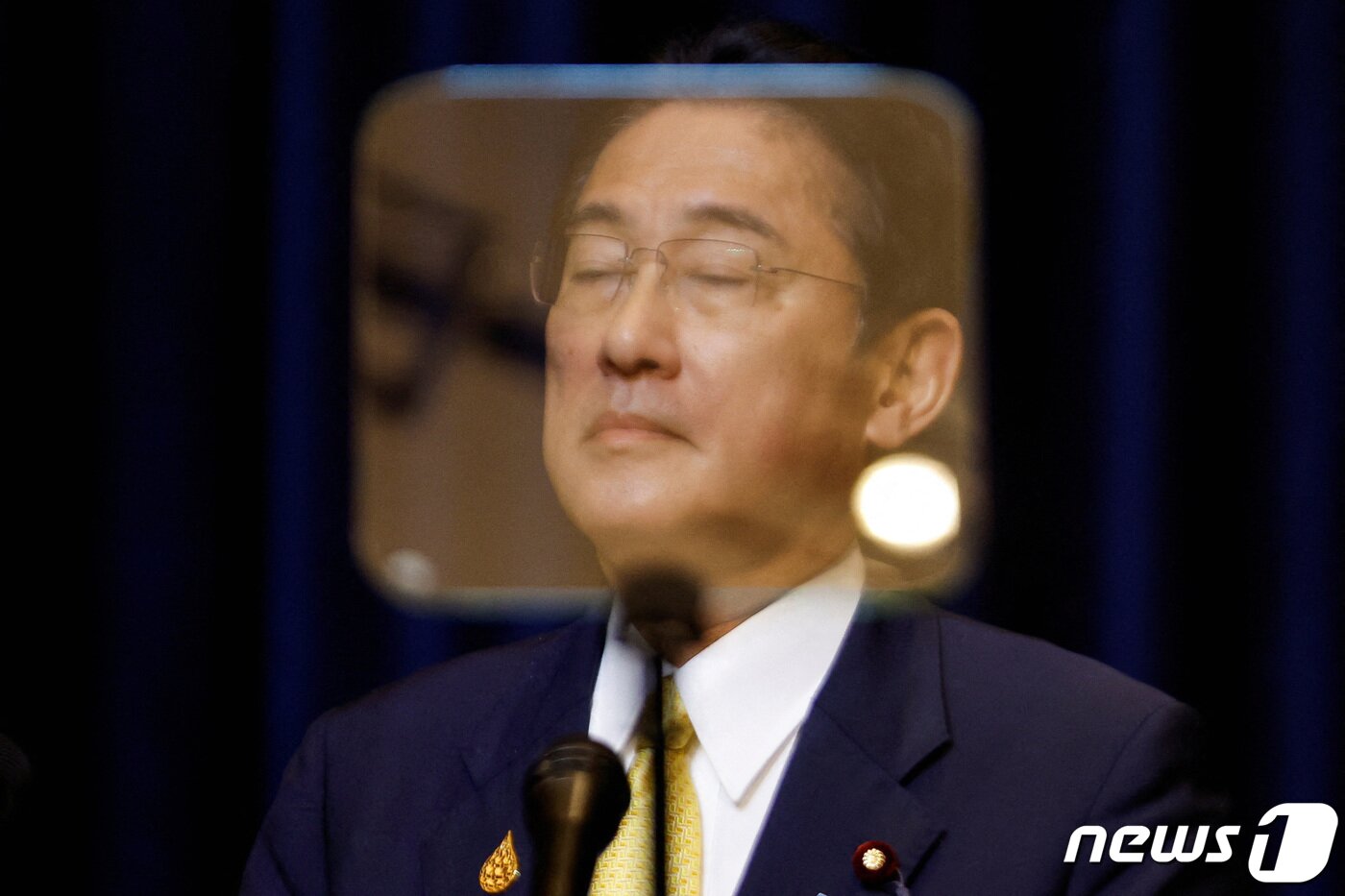 본문 이미지 - 기시다 후미오 일본 총리가 지난달 19일(현지시간) 태국 방콕에서 열린 아시아태평양경제협력체(APEC) 정상회의에 참석한 후 기자회견을 하고 있다. 2022.11.19/뉴스1 ⓒ 로이터=뉴스1 ⓒ News1 김민수 기자