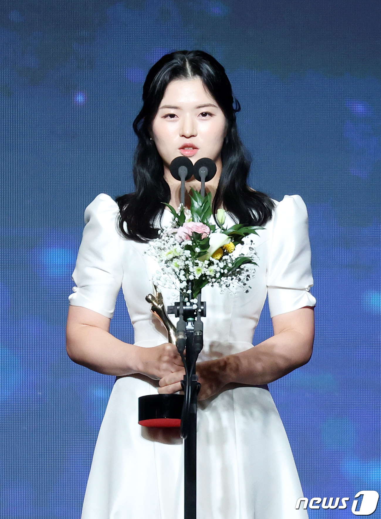 (서울=뉴스1) 조태형 기자 = 김서윤이 21일 서울 강남구 그랜드인터컨티넨탈 서울파르나스에서 열린 2022 한국여자프로골프(KLPGA) 대상 시상식에서 드림투어 상금왕을 수상한 …