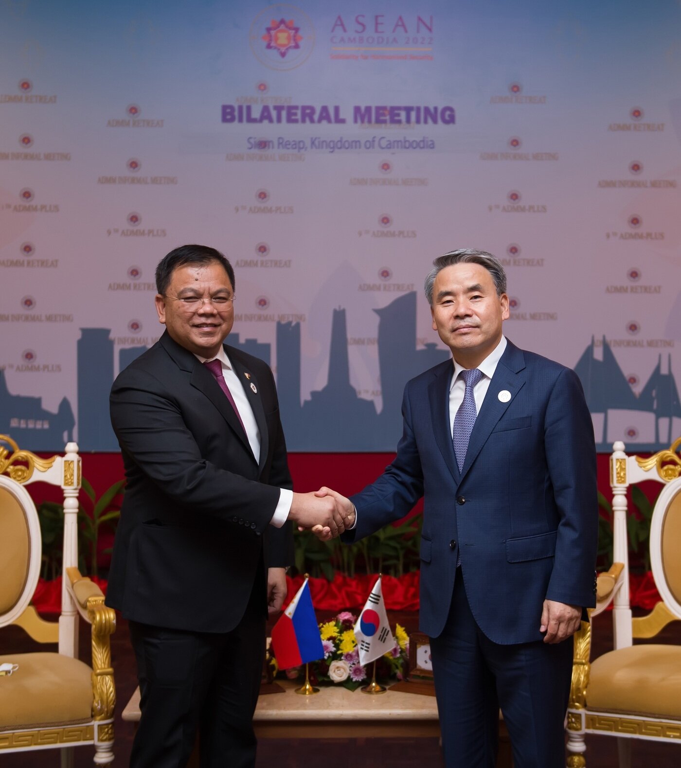 본문 이미지 - 이종섭 국방부 장관(오른쪽)과 호세 파우스티노 필리핀 국방장관. (국방부 제공)