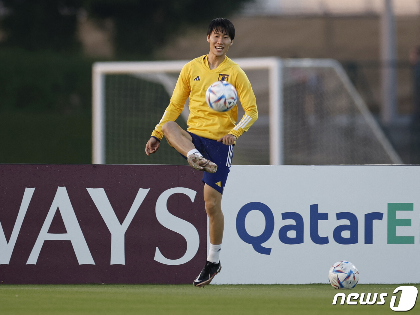 (도하 로이터=뉴스1) 이유진 기자 = 일본 축구 국가대표팀의 다나카 아오(뒤셀도르프) 선수가 23일 오후10시 독일과의 2022 카타르 월드컵 E조 1차전을 앞두고 훈련에 임하고 …