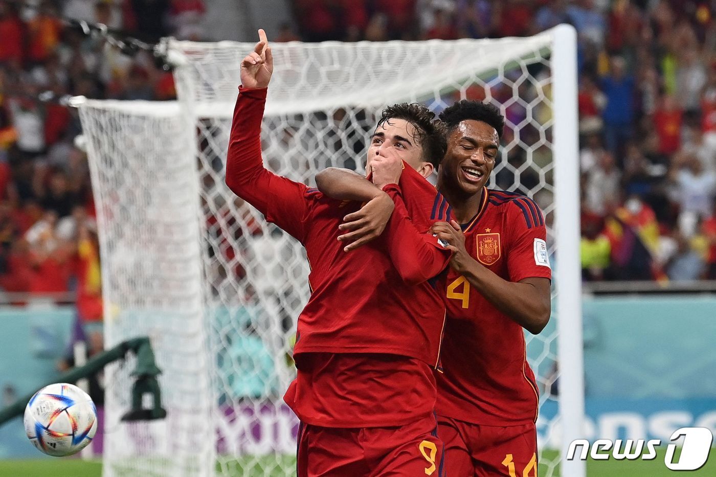 본문 이미지 - 스페인 축구대표팀의 가비(9번). ⓒ AFP=뉴스1
