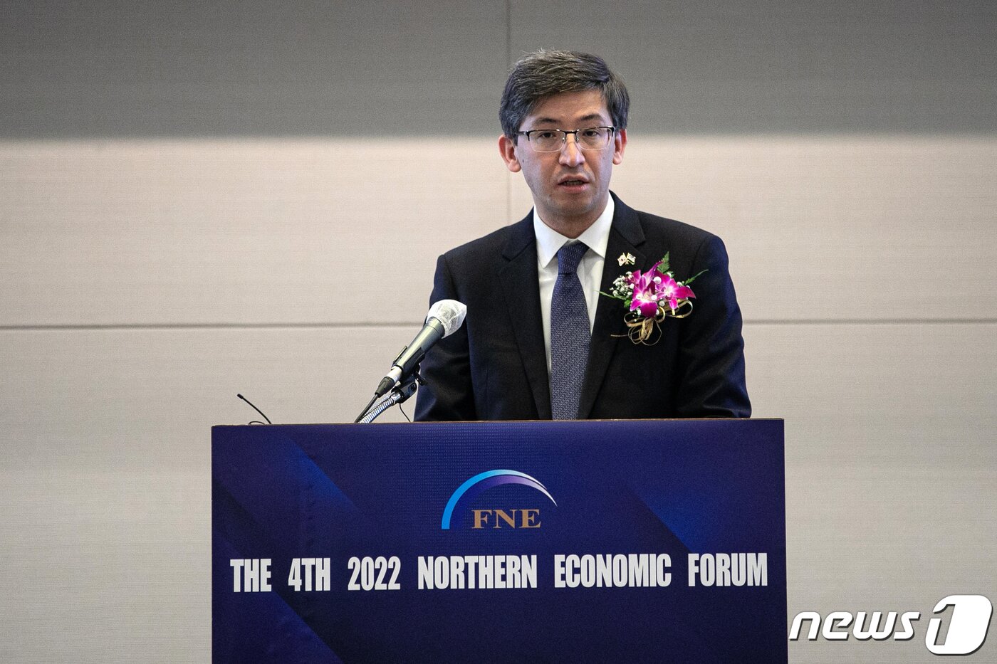 본문 이미지 - 아브두살로모프 알리쉐르 주한 우즈베키스탄 부대사가 24일 오후 서울 여의도 전경련회관 콘퍼런스센터에서 열린 '2022 제4차 북방경제포럼'에서 축사하고 있다. 한-중앙아시아 수교 30주년을 기념해 북방경제인연합회와 뉴스1이 공동으로 주최한 이번 포럼은 대한민국과 북방권 중앙아시아 5개국 등 경제협력활성화 모델을 발굴하고 민간차원의 전략적 교류협력 및 네트워크를 조성하고자 기획됐다. 2022.11.24/뉴스1 ⓒ News1 이승배 기자
