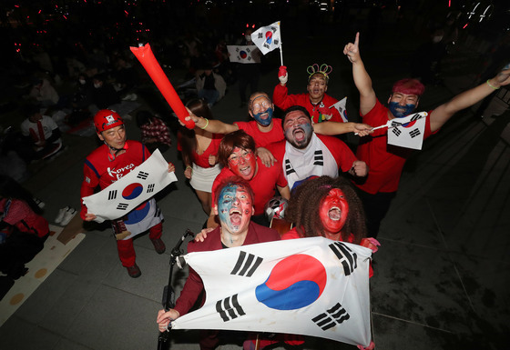 "월드컵 모여서 응원하자" 충남 천안서 단체 응원