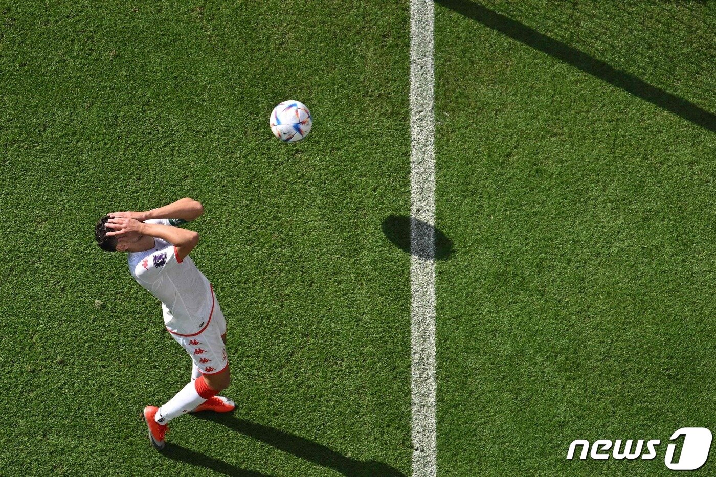 본문 이미지 - 튀니지는 2022 카타르 월드컵 조별리그 2경기 연속 무승에 그치며 탈락 위기에 몰렸다. ⓒ AFP=뉴스1