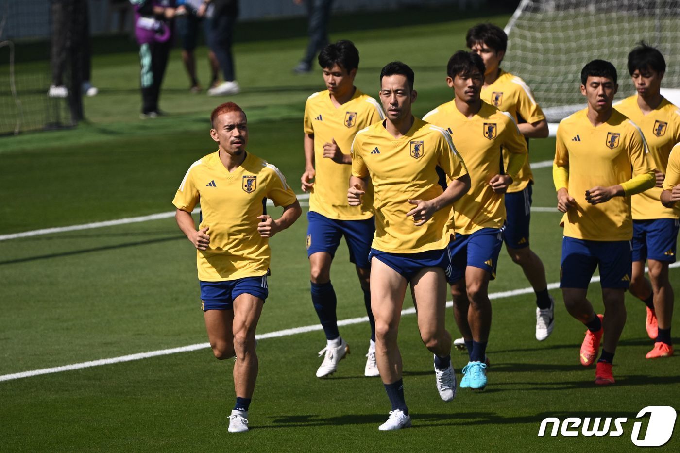 본문 이미지 - 훈련 중인 일본 대표팀 ⓒ AFP=뉴스1