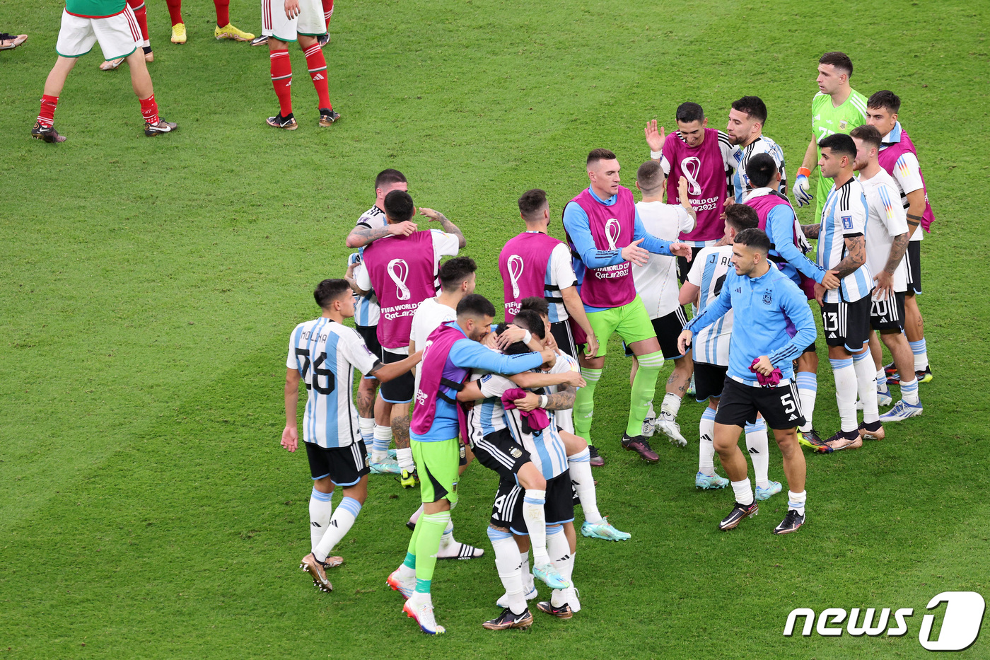 (루사일(카타르)=뉴스1) 이동해 기자 = 26일(현지시간) 카타르 루사일 스타디움에서 열린 2022 카타르 월드컵 조별리그 C조 2차전 아르헨티나와 멕시코의 경기에서 2대0 완승 …