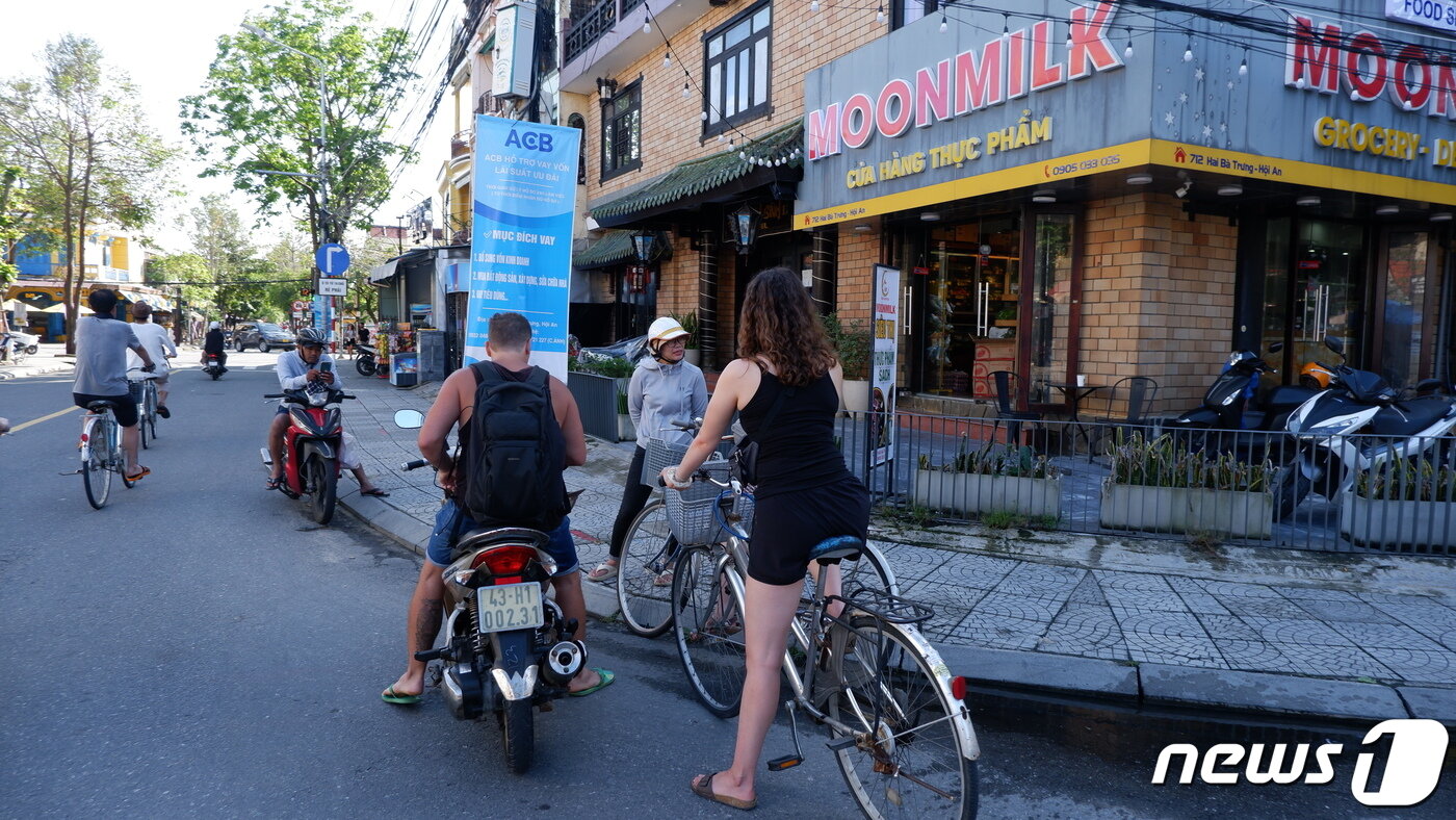 본문 이미지 - 호이안 올드타운에선 자전거의 출입을 금지한다ⓒ News1  