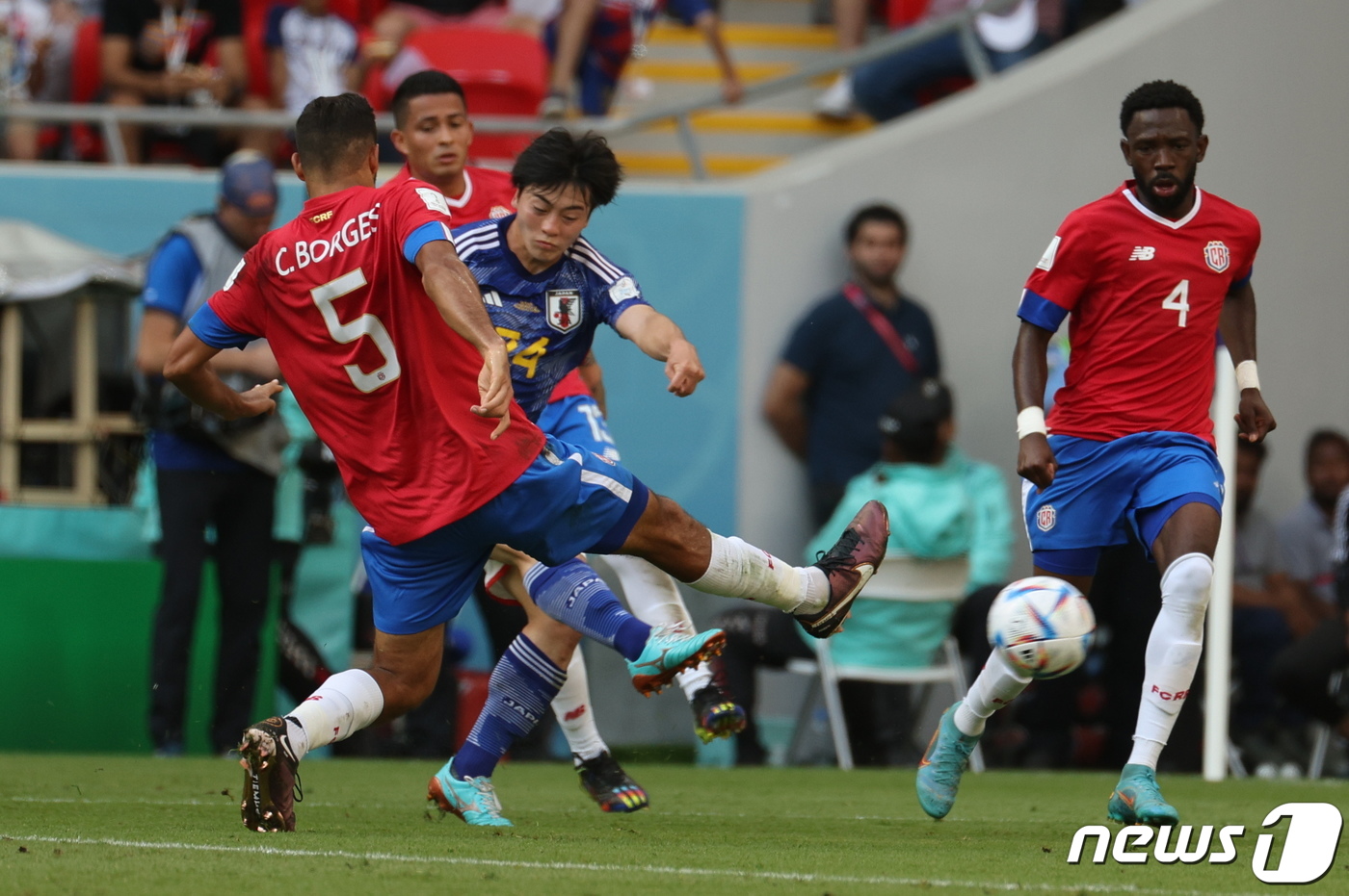 (도하(카타르)=뉴스1) 이광호 기자 = 27일 오후(현지시간) 카타르 알라이얀 아흐메드 빈 알리 스타디움에서 열린 2022 카타르 월드컵 조별리그 E조 2차전 일본과 코스타리카의 …