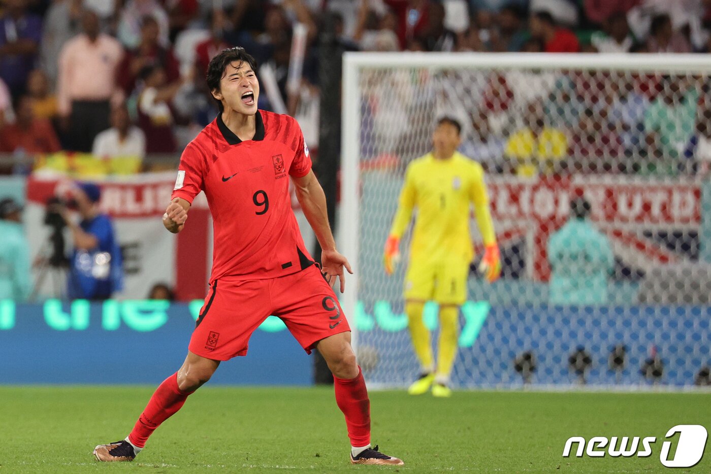 본문 이미지 - 28일 오후(현지시간) 카타르 알라이얀 에듀케이션 시티 스타디움에서 열린 2022 카타르 월드컵 조별리그 H조 2차전 대한민국과 가나의 경기에서 대한민국 조규성이 추격골을 성공시킨뒤 환호하고 있다. 2022.11.29/뉴스1 ⓒ News1 이광호 기자