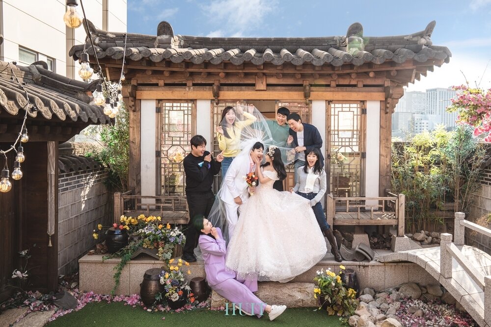 본문 이미지 - 해피메리드컴퍼니, 웨딩디렉터봉드, 로자스포사, 스플렌디노, 쇼위플로라, 모아위, 어반스튜디오, 규중칠우, 정부자스타일리스트, 웨딩미