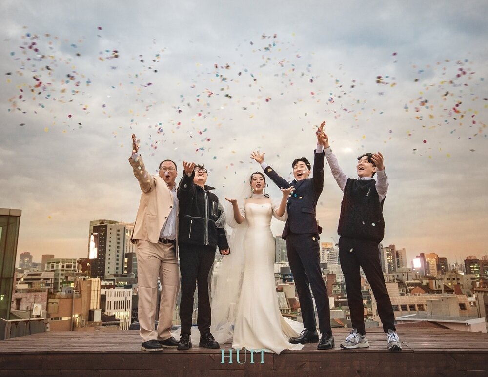 본문 이미지 - 해피메리드컴퍼니, 웨딩디렉터봉드, 로자스포사, 스플렌디노, 쇼위플로라, 모아위, 어반스튜디오, 규중칠우, 정부자스타일리스트, 웨딩미