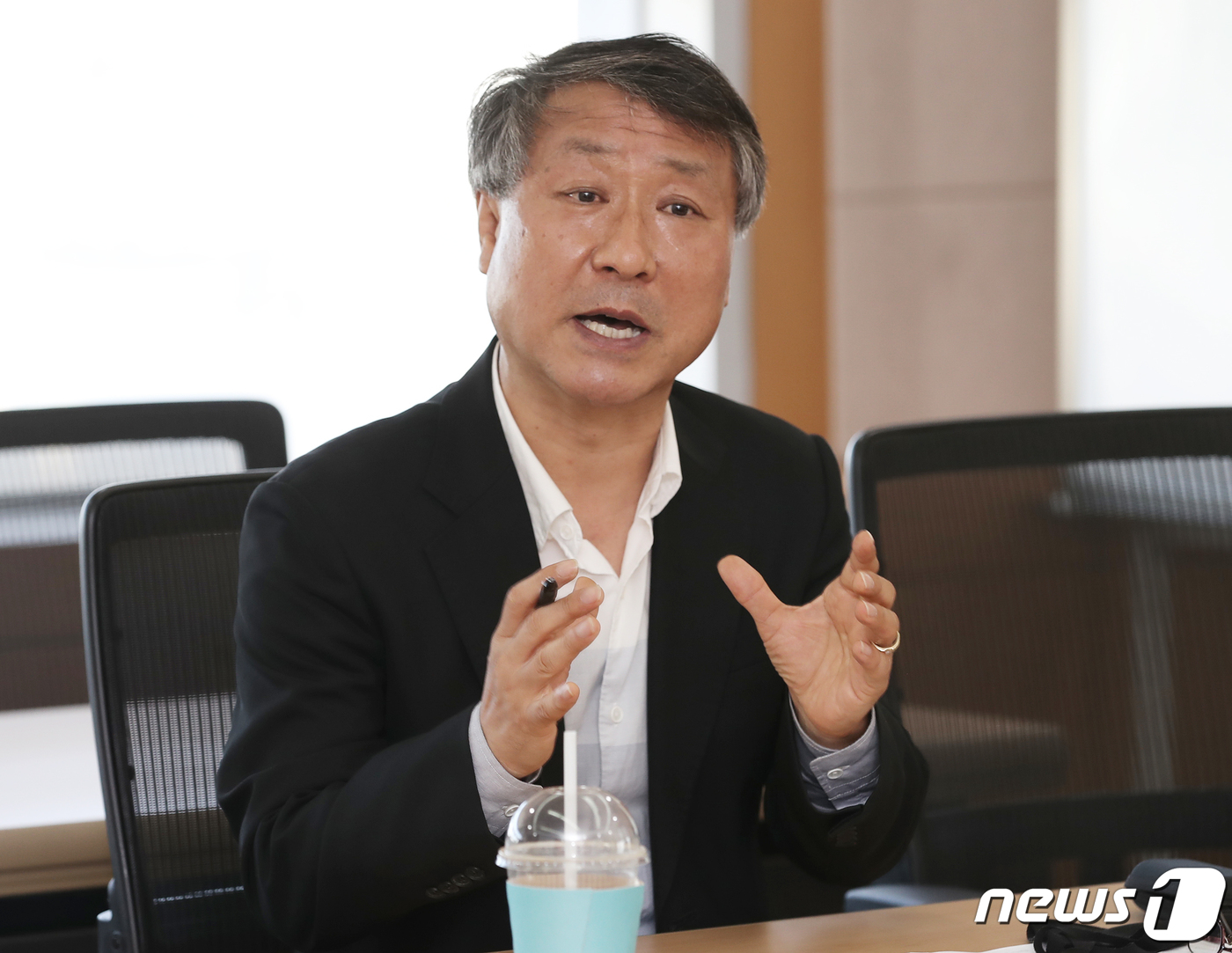 (부산=뉴스1) 윤일지 기자 = 박세헌 한국해양과학기술원 해양과학기술정책연구실장이 지난 1일 부산 동구 부산역 회의실에서 열린 '오션테크 코리아 2022 전문가 좌담회'에서 발언하 …