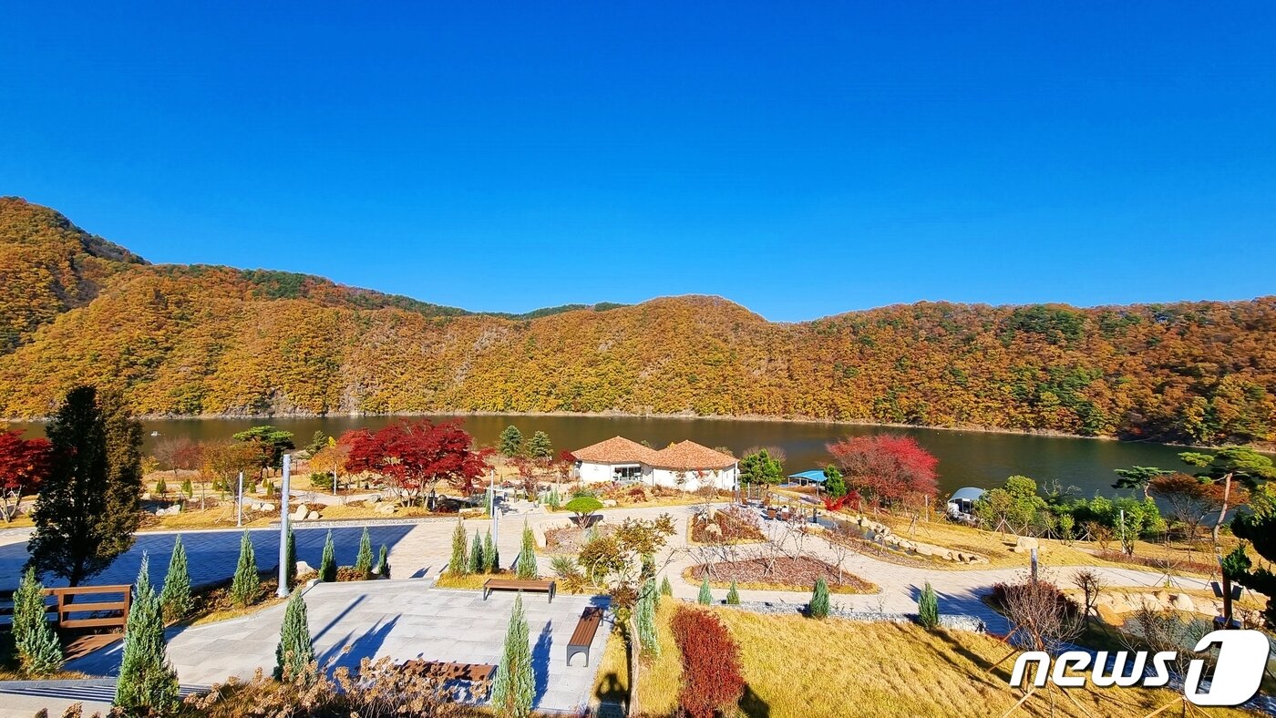 본문 이미지 - 옥천 장계관광지 전경. (옥천군 제공) 