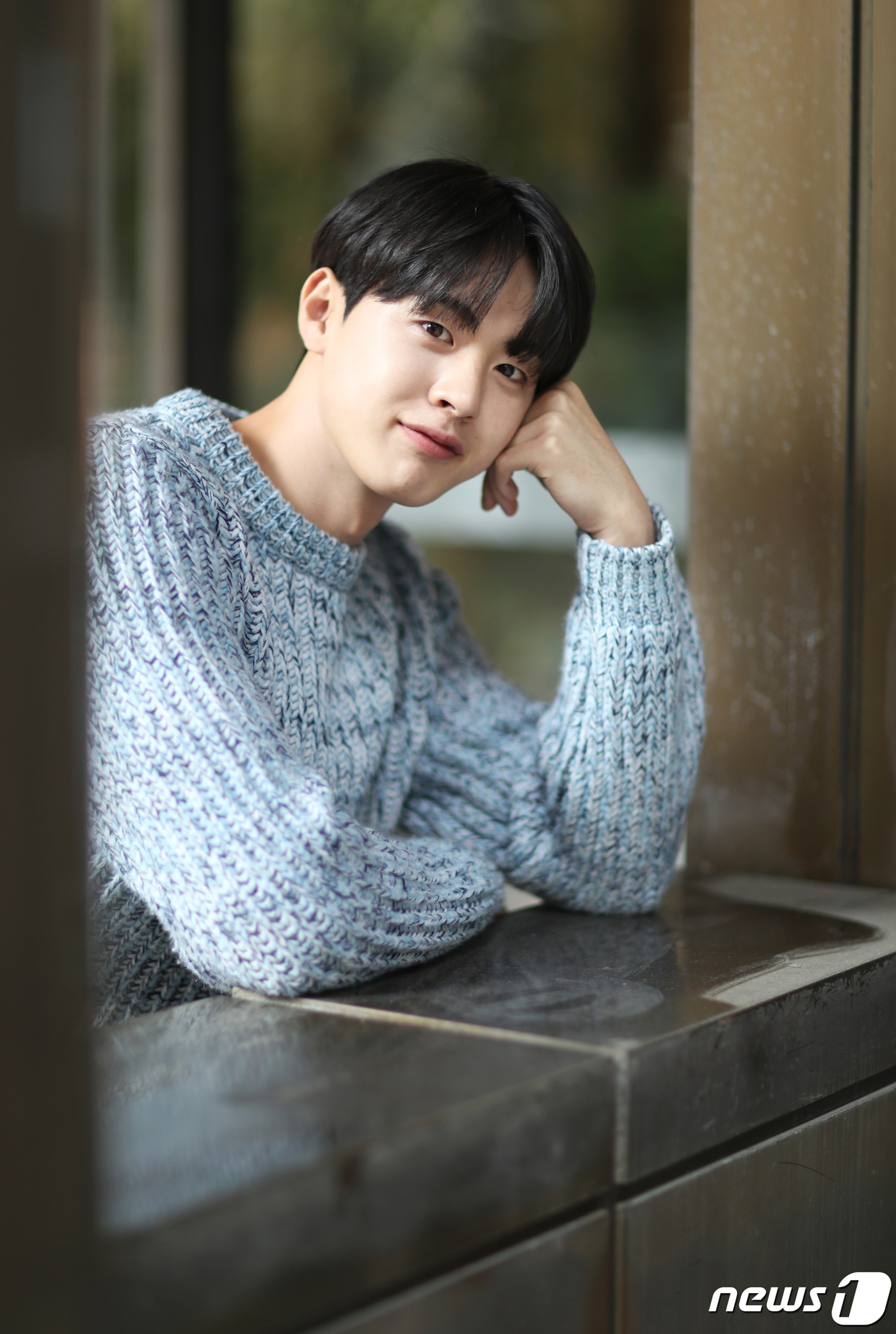 (서울=뉴스1) 권현진 기자 = 배우 김현진이 서울 종로구 뉴스1 사옥에서 열린 인터뷰에 앞서 포즈를 취하고 있다.모델로 7년 간 활동하며 군복무까지 마치고 비교적 뒤늦게 배우의 …