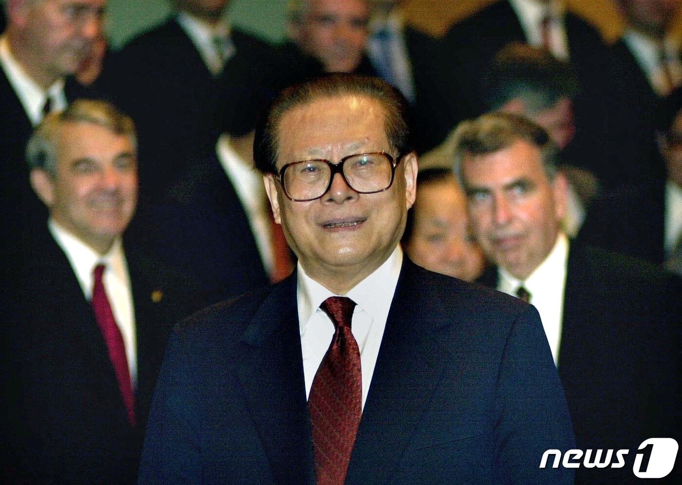 '장쩌민 별세' 中 매체 전면 흑백 전환…공산당 