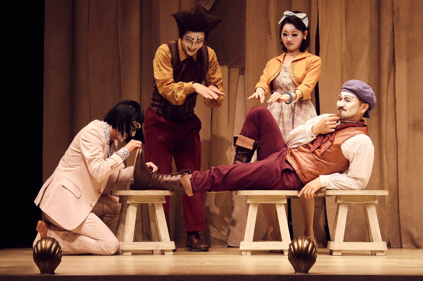 본문 이미지 - 연극 '스카팽' 공연 모습. (국립극단 제공)  
