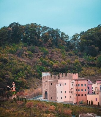 본문 이미지 - 이탈리아마을의 가을 풍경(쁘띠프랑스 제공)