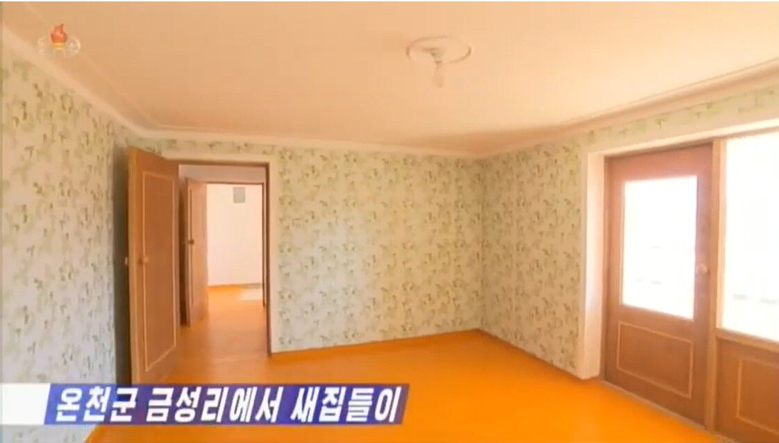 본문 이미지 - 새로 지은 농촌 살림집 내부 모습. (조선중앙TV 갈무리)ⓒ News1
