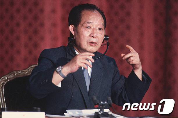 본문 이미지 - 1981년부터 1987년 1월까지 중국 공산당 중앙위원회 총서기를 지낸 후야오방. 게티이미지.