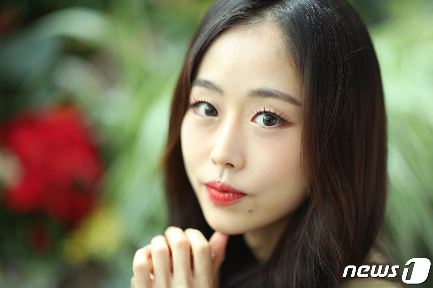 본문 이미지 - 러블리즈 출신 가수 이수정이 12일 서울 종로구 뉴스1 사옥에서 열린 인터뷰에 앞서 포즈를 취하고 있다.. 뉴스1 ⓒ News1 권현진 기자