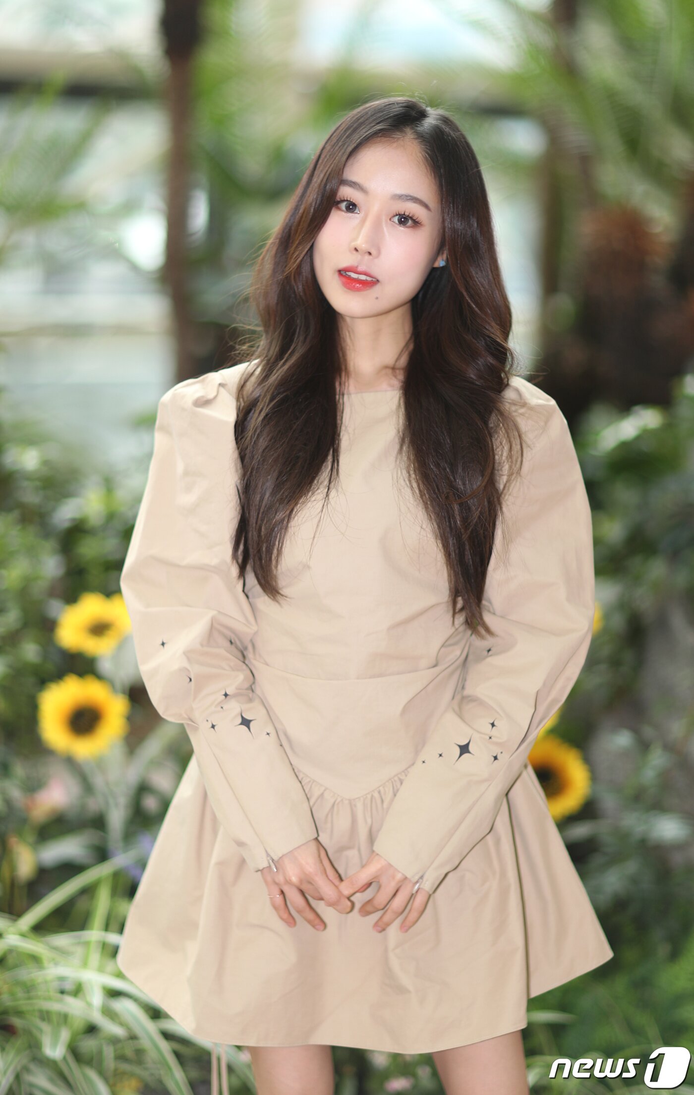 본문 이미지 - 러블리즈 출신 가수 이수정이 12일 서울 종로구 뉴스1 사옥에서 열린 인터뷰에 앞서 포즈를 취하고 있다.뉴스1 ⓒ News1 권현진 기자