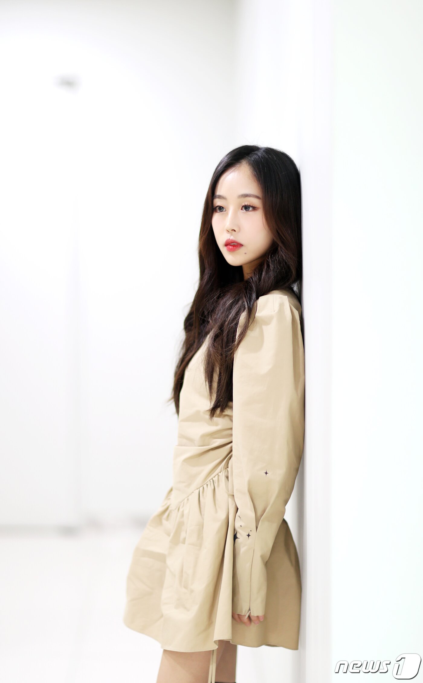 본문 이미지 - 러블리즈 출신 가수 이수정이 12일 서울 종로구 뉴스1 사옥에서 열린 인터뷰에 앞서 포즈를 취하고 있다. 뉴스1 ⓒ News1 권현진 기자