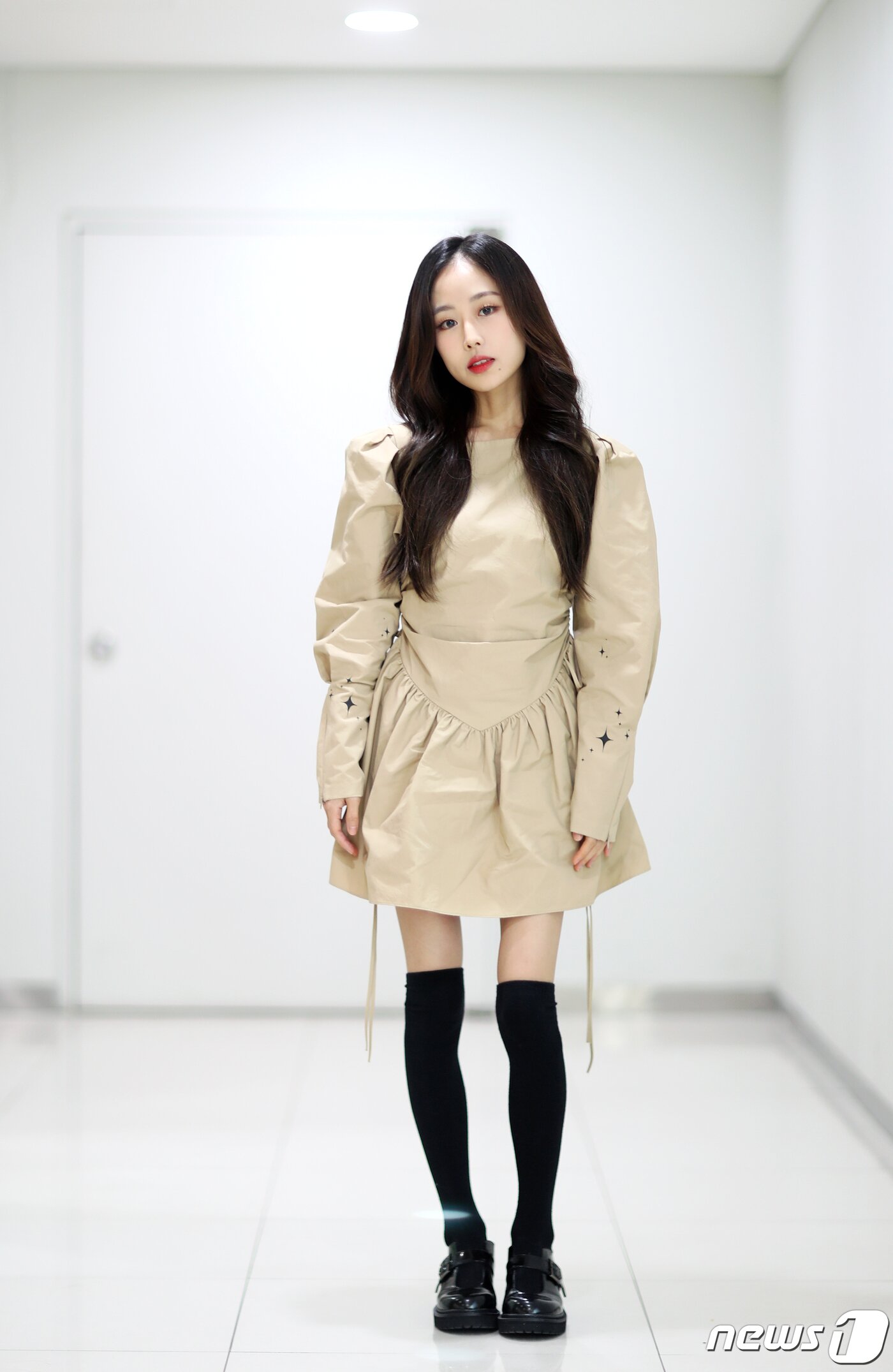 본문 이미지 - 러블리즈 출신 가수 이수정이 12일 서울 종로구 뉴스1 사옥에서 열린 인터뷰에 앞서 포즈를 취하고 있다. 뉴스1 ⓒ News1 권현진 기자