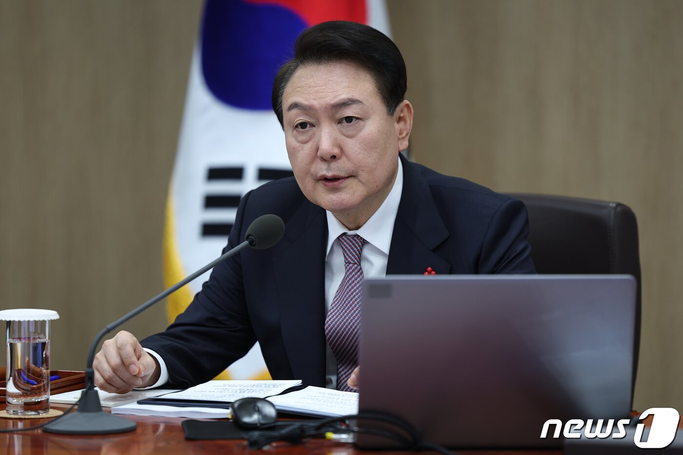본문 이미지 - 윤석열 대통령이 13일 용산 대통령실 청사에서 열린 국무회의를 주재하고 있다. (대통령실 제공) 2022.12.13/뉴스1 ⓒ News1 오대일 기자