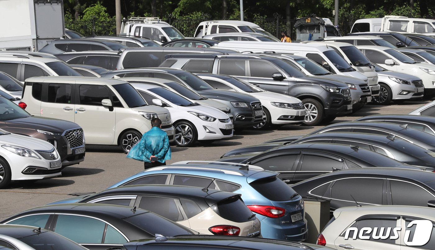 본문 이미지 - 서울 장안평 중고차 매매단지 전경. (자료사진)  
