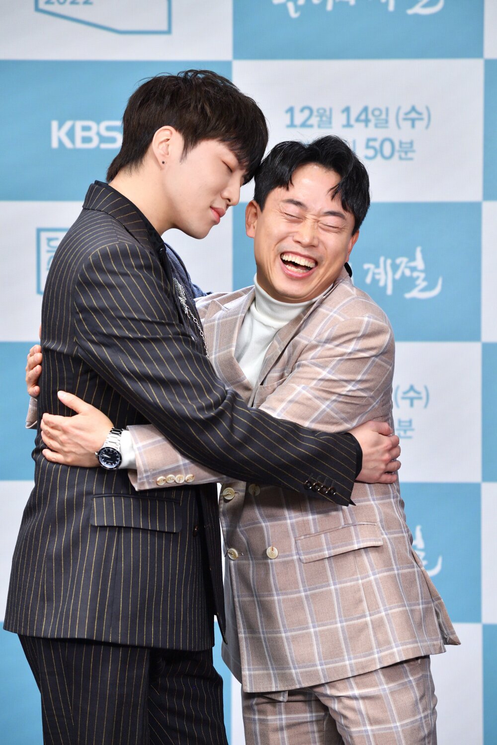 본문 이미지 - 가수 강승윤(왼), 최재섭, 사진제공=KBS 2TV