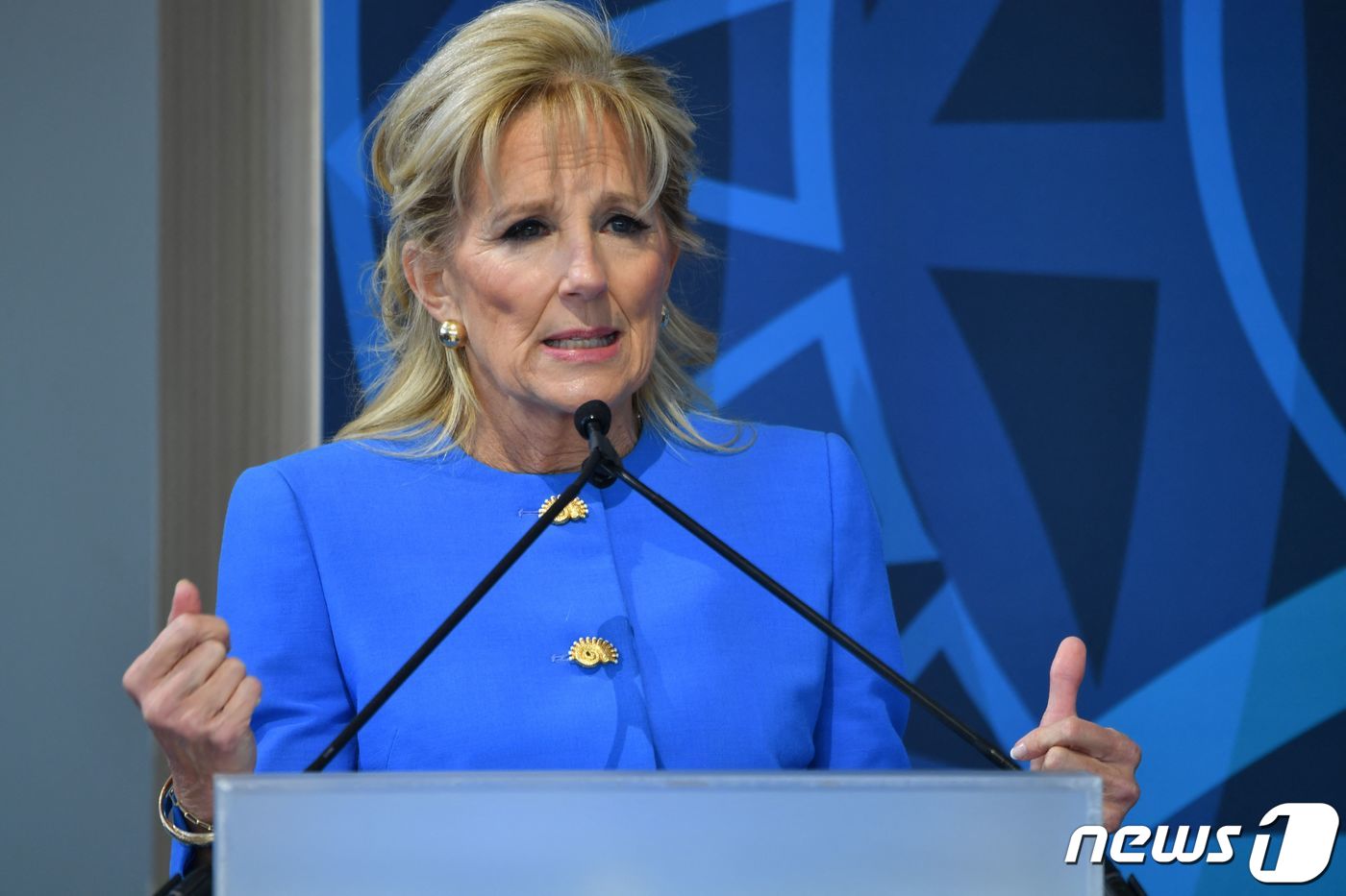 (워싱턴 AFP=뉴스1) 우동명 기자 = 조 바이든 미국 대통령의 부인 질 바이든 여사가 14일(현지시간) 워싱턴에서 열린 미국-아프리카 리더 서밋 중 배우자 프로그램서 연설을 하 …