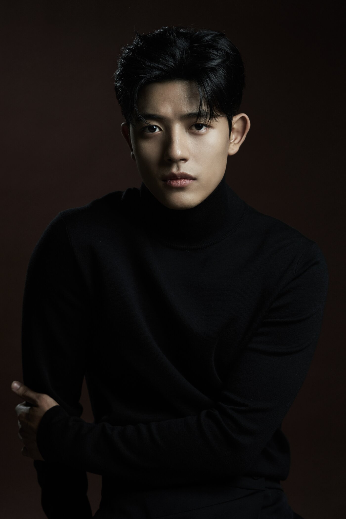 본문 이미지 - 3인칭 복수 배우 로몬 / 디즈니+ 제공