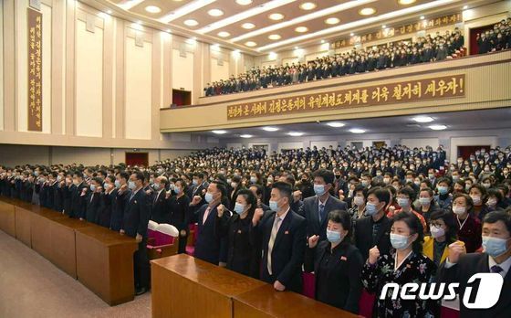 데일리 북한] 김정일 기일 앞두고 '새 미사일 엔진 시험' 단행 - 뉴스1