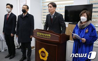 이상래 대전시의장이 19일 의회 기자실에서 2022년도 의정활동 결산 기자간담회를 하고 있다. 2022.12.19/뉴스1 ⓒ News1 김기태 기자