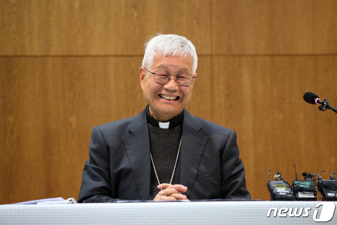 본문 이미지 - 유흥식 추기경(교황청 성직자부 장관)이 2일 오후 서울 광진구 한국천주교중앙협의회에서 국내 기자회견을 하고 있다. 2022.12.2/뉴스1 ⓒ News1 이승배 기자