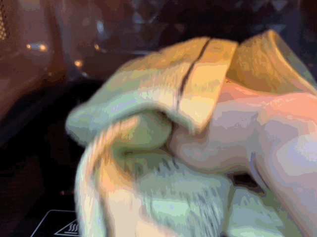 본문 이미지 - 쿠쿠전자 무회전 플랫타입 전자레인지 내부에 회전판이 없어 청소가 용이하다. ⓒ News1 이민주 기자