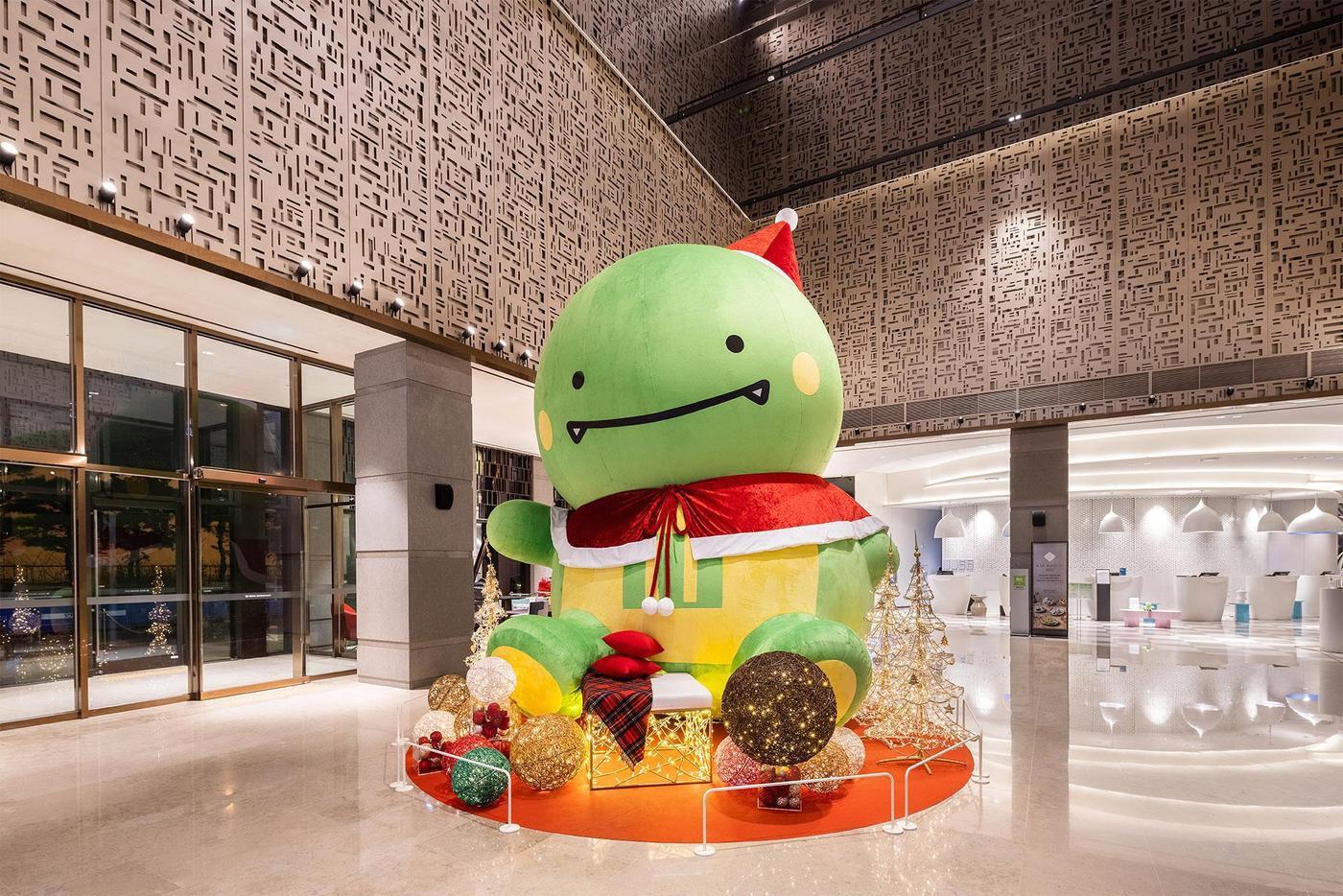 본문 이미지 - 5m ‘드라코’와 함께한 크리스마스 포토존(서울드래곤시티 제공)