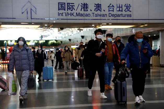 中 새 출입국 규정 시행…한국인도 '전자자료' 요구받을 수 있어