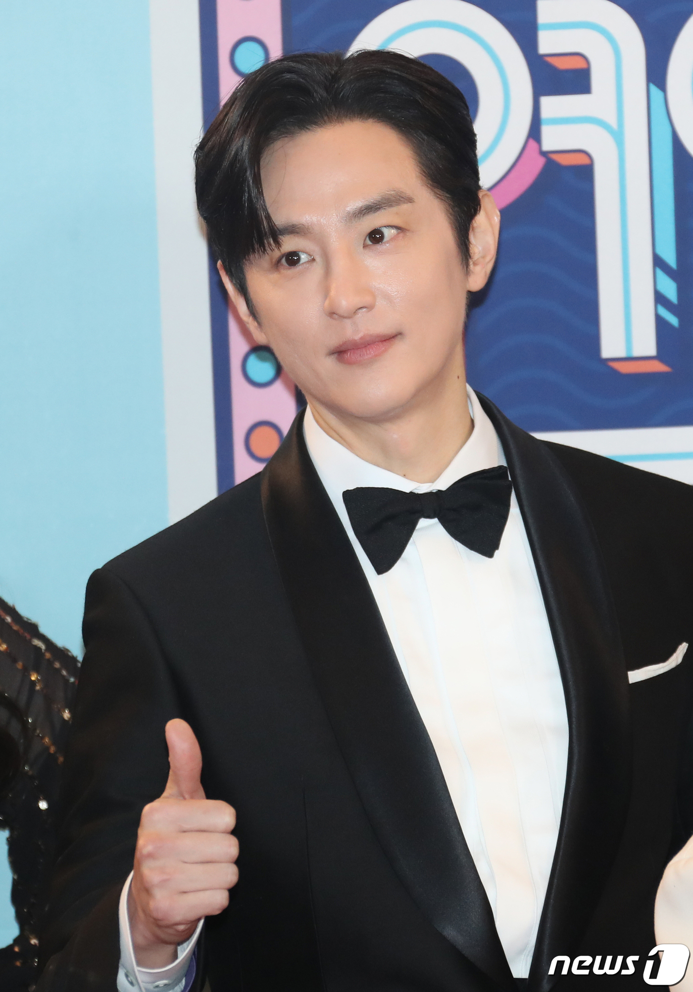 (서울=뉴스1) 권현진 기자 = 배우 권율이 29일 서울 마포구 상암 MBC 미디어센터에서 열린 '2022 MBC 방송연예대상' 시상식에서 포즈를 취하고 있다. 2022.12.29 …