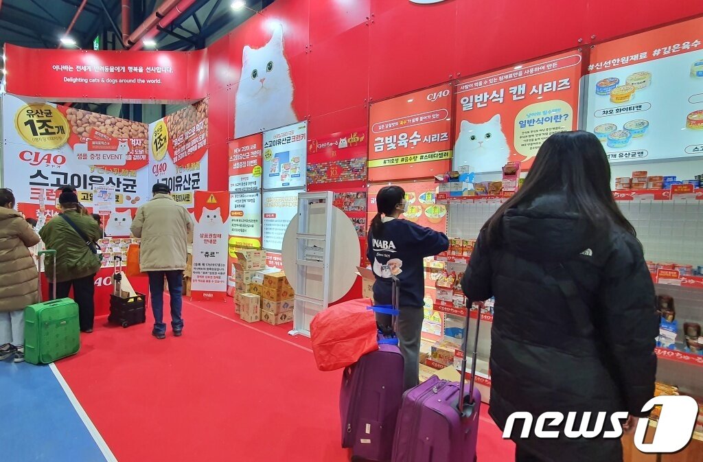 본문 이미지 - 고양이 전문 박람회 '궁디팡팡 캣페스타'가 2일 서울 강남구 세텍에서 열렸다. ⓒ 뉴스1 최서윤 기자